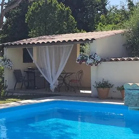 La Maison Verte Casa de Férias Tulette